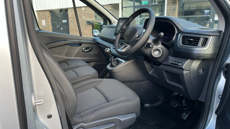 Renault Trafic Swb Diesel SL30 Blue dCi 130 Extra [Safety] Van